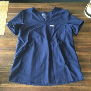 Figs small top in navy
